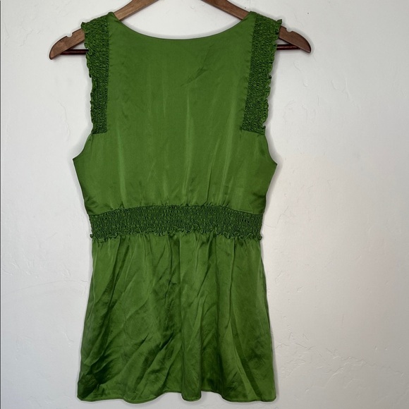 Y2K Women’s Green Silk Sleeveless Smocked Boho Peasant Tank Blouse Fits Like S/M - Picture 3 of 5